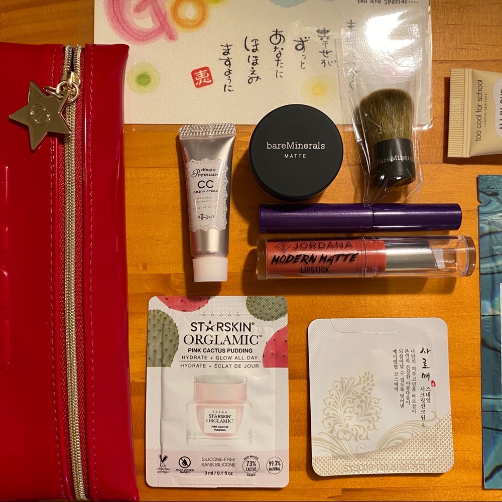 Makeup Sample Set - Picture 3 of 4